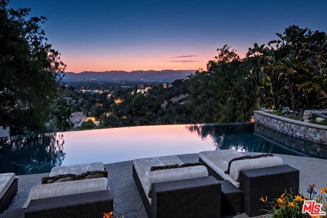 13947 Durham Road, Beverly Hills, CA 90210