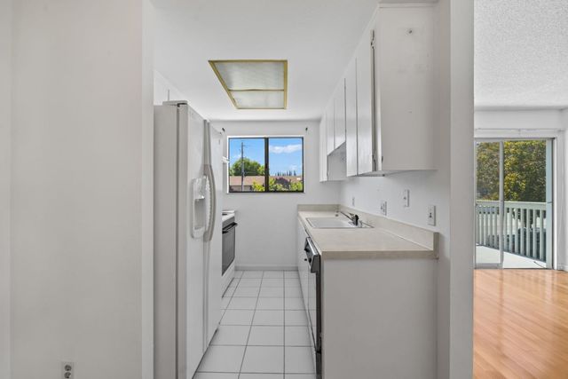 1083 Reed Avenue D, Sunnyvale, CA 94086