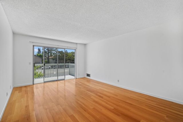 1083 Reed Avenue D, Sunnyvale, CA 94086