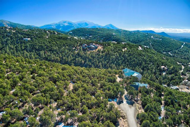 2351 Via Colibris, Santa Fe, NM 87501