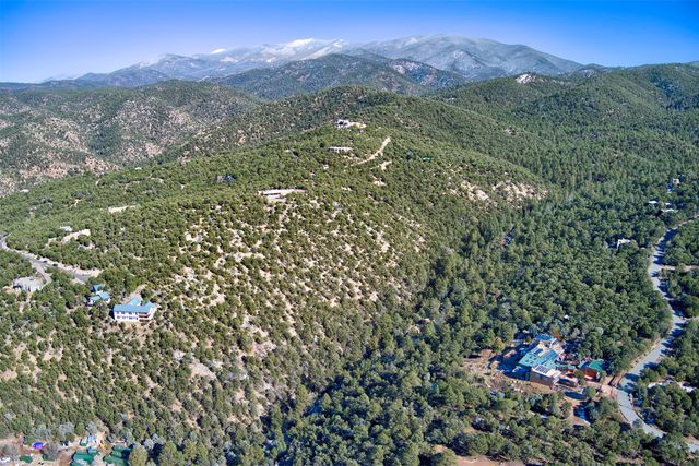 2351 Via Colibris, Santa Fe, NM 87501