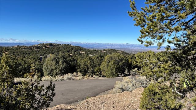 2351 Via Colibris, Santa Fe, NM 87501