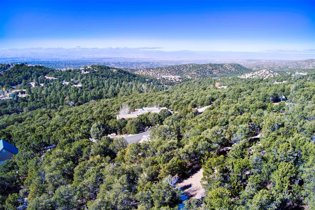 2351 Via Colibris, Santa Fe, NM 87501