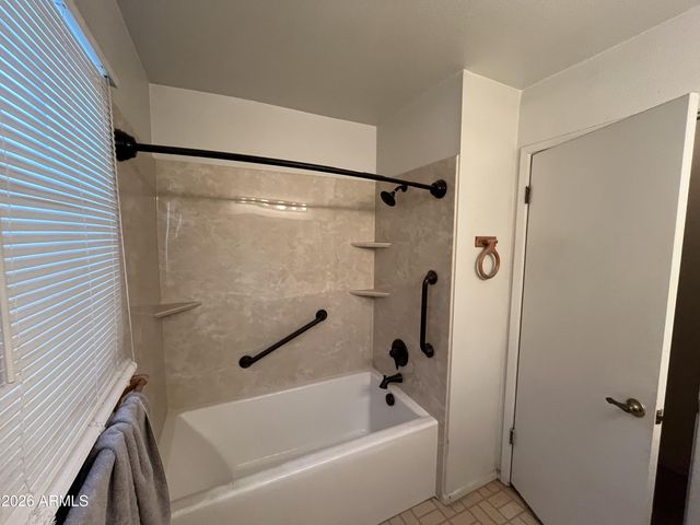 7957 W GLENROSA Avenue W, Phoenix, AZ 85033
