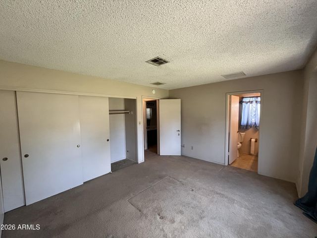 7957 W GLENROSA Avenue W, Phoenix, AZ 85033