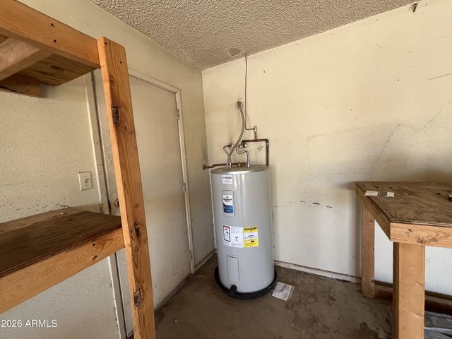 7957 W GLENROSA Avenue W, Phoenix, AZ 85033