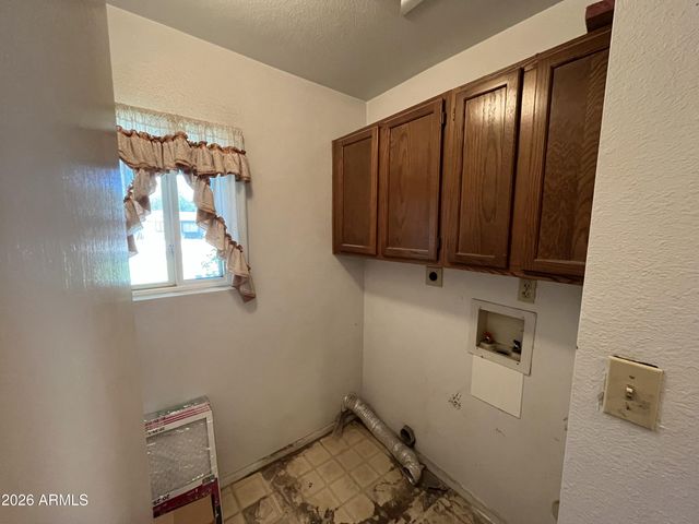 7957 W GLENROSA Avenue W, Phoenix, AZ 85033