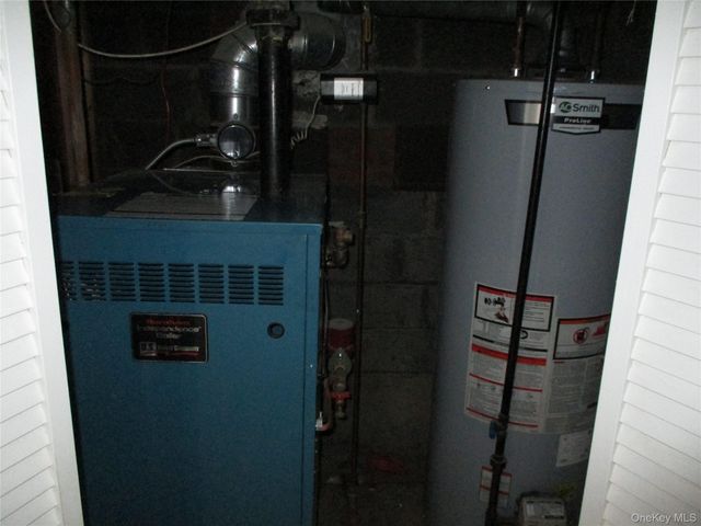 19 Acorn Road, East Rockaway, NY 11518