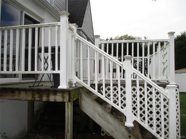 19 Acorn Road, East Rockaway, NY 11518