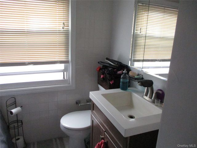 19 Acorn Road, East Rockaway, NY 11518