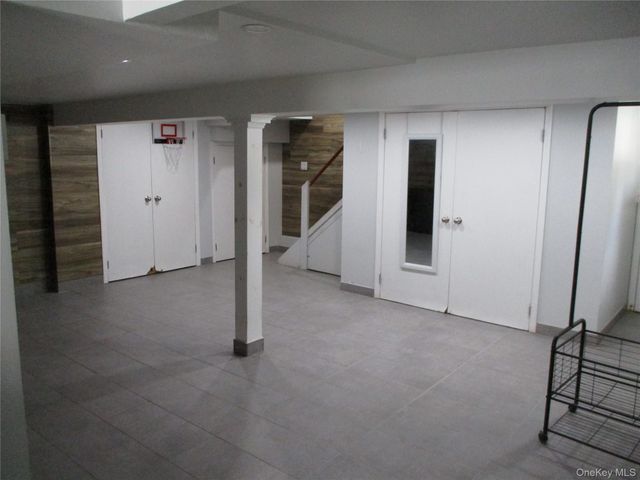 19 Acorn Road, East Rockaway, NY 11518