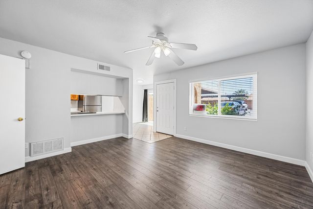 1455 N Alma School Road 11, Mesa, AZ 85201