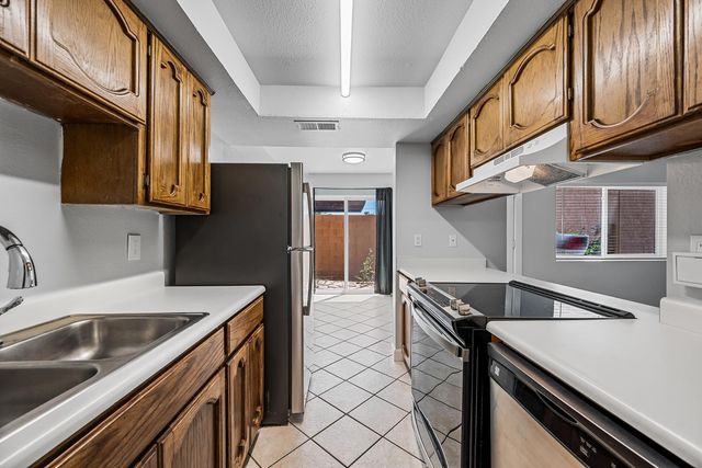 1455 N Alma School Road 11, Mesa, AZ 85201