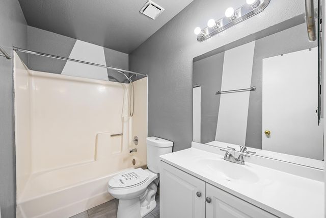 1455 N Alma School Road 11, Mesa, AZ 85201