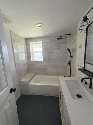 1719 Boot Hill Rd, Granbury, TX 76049
