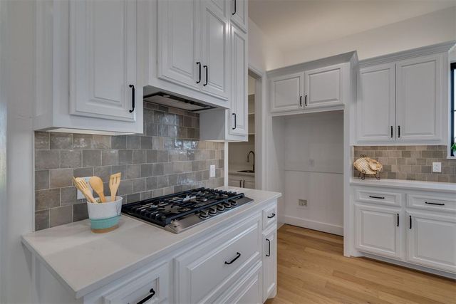 19325 S Country Drive, Edmond, OK 73012