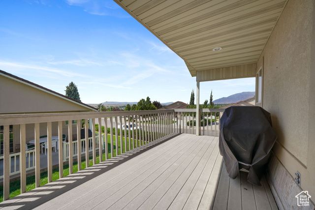 127 W HILL HAVEN DR, Perry, UT 84302