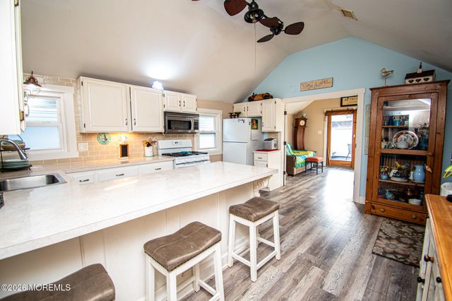 61 River Drive, Toms River, NJ 08753