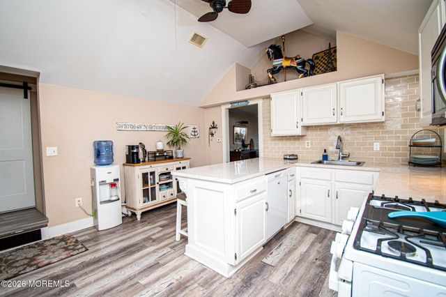 61 River Drive, Toms River, NJ 08753
