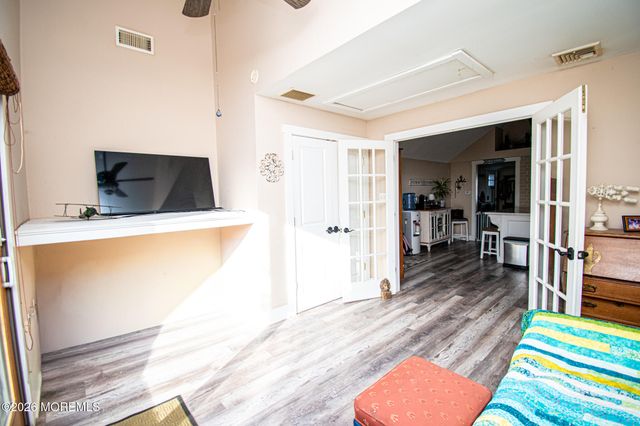 61 River Drive, Toms River, NJ 08753