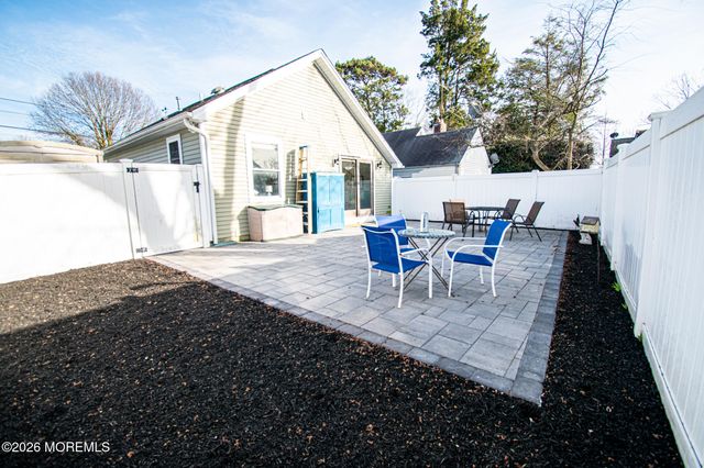 61 River Drive, Toms River, NJ 08753