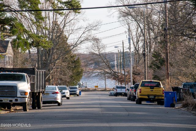 61 River Drive, Toms River, NJ 08753