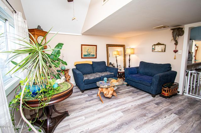 61 River Drive, Toms River, NJ 08753