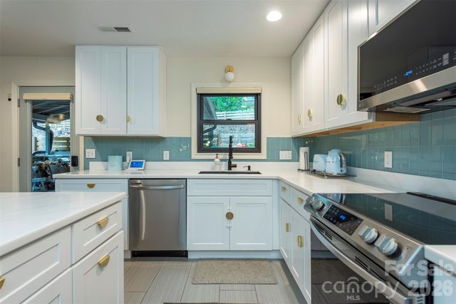 53 Vanderbilt Terrace, Asheville, NC 28806