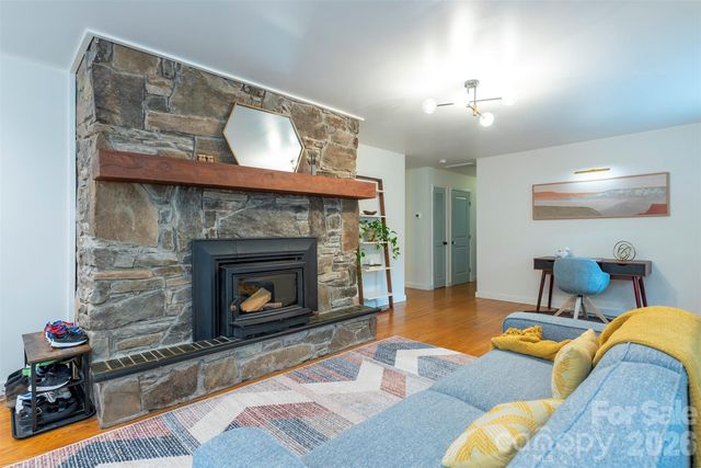 53 Vanderbilt Terrace, Asheville, NC 28806