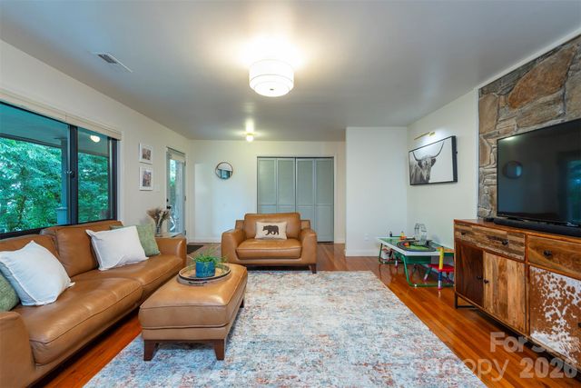 53 Vanderbilt Terrace, Asheville, NC 28806