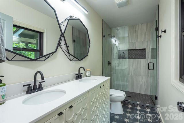53 Vanderbilt Terrace, Asheville, NC 28806
