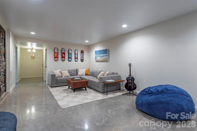 53 Vanderbilt Terrace, Asheville, NC 28806