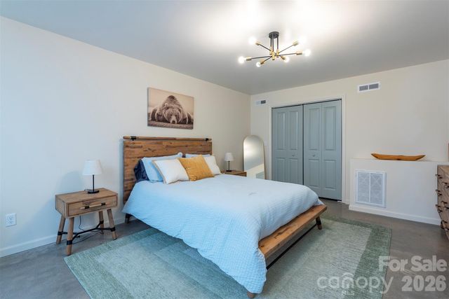 53 Vanderbilt Terrace, Asheville, NC 28806