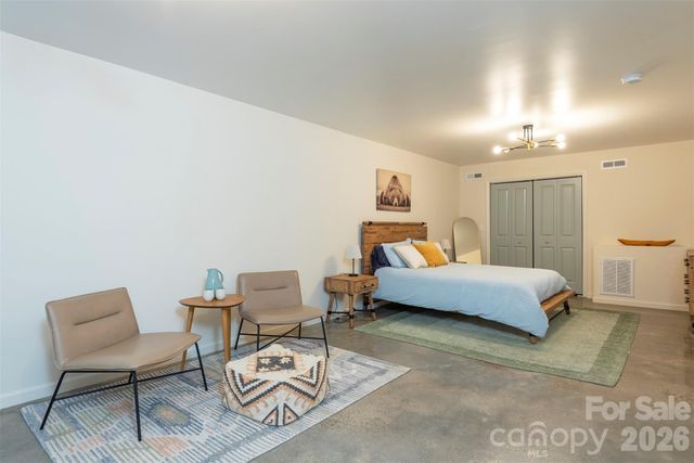 53 Vanderbilt Terrace, Asheville, NC 28806