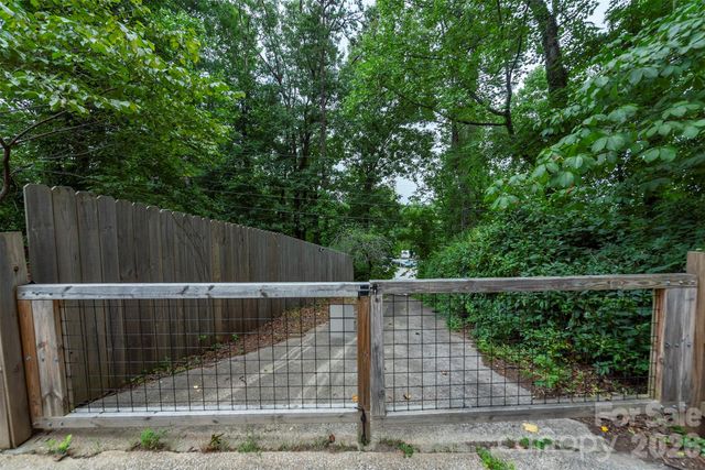 53 Vanderbilt Terrace, Asheville, NC 28806