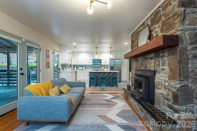 53 Vanderbilt Terrace, Asheville, NC 28806