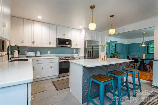 53 Vanderbilt Terrace, Asheville, NC 28806