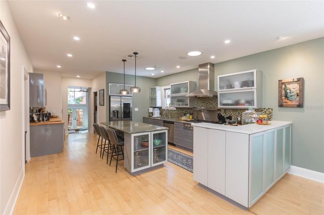 3114 W HAWTHORNE ROAD, Tampa, FL 33611