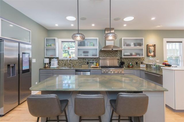 3114 W HAWTHORNE ROAD, Tampa, FL 33611
