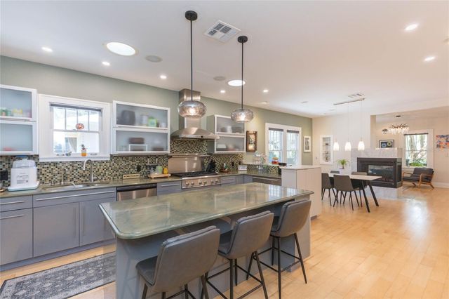 3114 W HAWTHORNE ROAD, Tampa, FL 33611