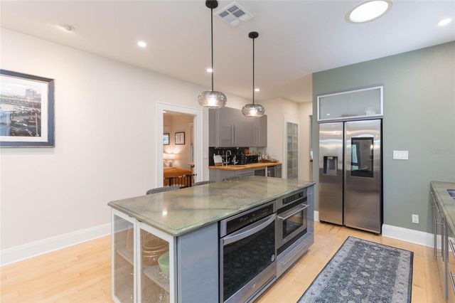 3114 W HAWTHORNE ROAD, Tampa, FL 33611