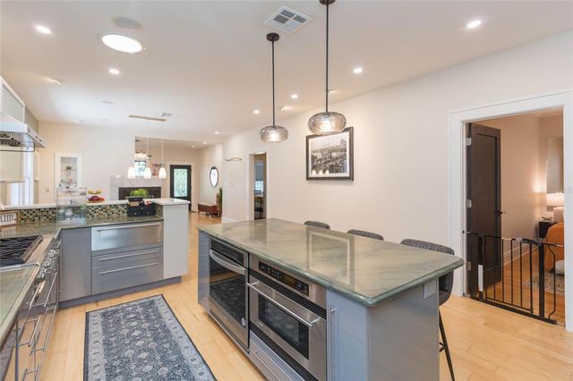 3114 W HAWTHORNE ROAD, Tampa, FL 33611