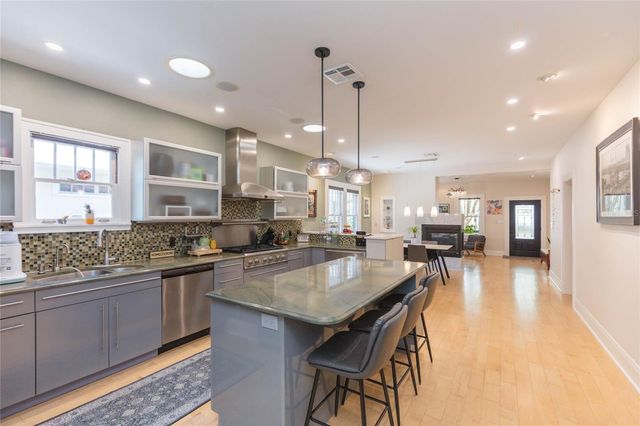 3114 W HAWTHORNE ROAD, Tampa, FL 33611