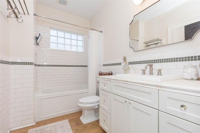 3114 W HAWTHORNE ROAD, Tampa, FL 33611