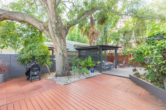 3114 W HAWTHORNE ROAD, Tampa, FL 33611