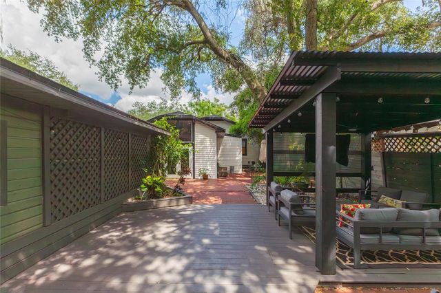3114 W HAWTHORNE ROAD, Tampa, FL 33611
