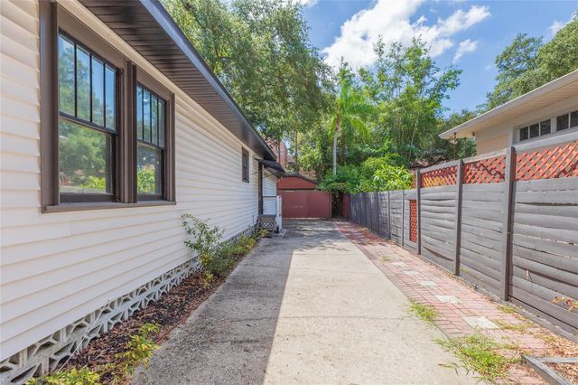 3114 W HAWTHORNE ROAD, Tampa, FL 33611