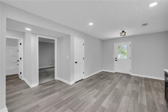 1044 Autumn Crest Court, Stone Mountain, GA 30083