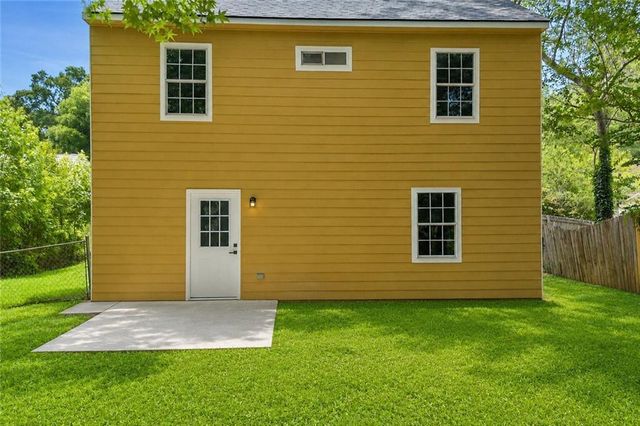 1044 Autumn Crest Court, Stone Mountain, GA 30083