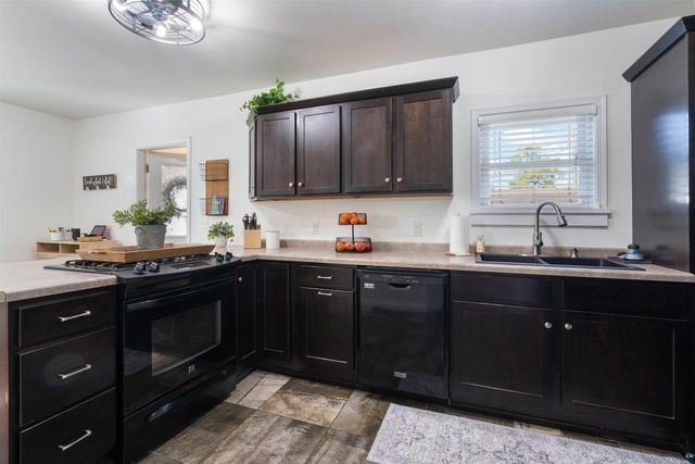 808 E 7th St, Superior, WI 54880